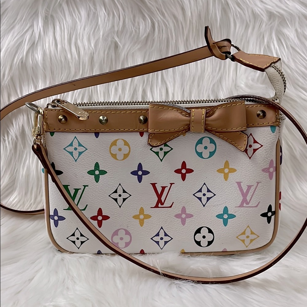 Fashion-Inspired Crossbody Bag